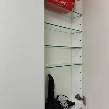 Kleine Auszeit -- Inklusive Parkplatz & Wifi, Geschirrspueler, Waschmaschine & Terrasse Mit Strandkorb -- Perfekt Fuer Urlaub & Business *