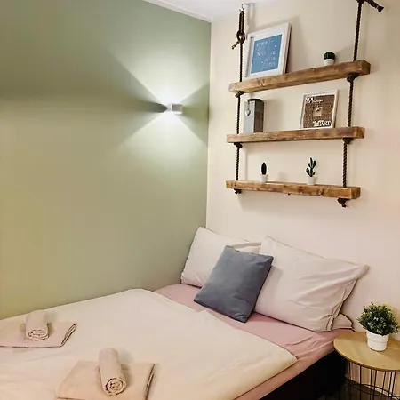 Kleine Auszeit -- Inklusive Parkplatz & Wifi, Geschirrspueler, Waschmaschine & Terrasse Mit Strandkorb -- Perfekt Fuer Urlaub & Business Appartamento